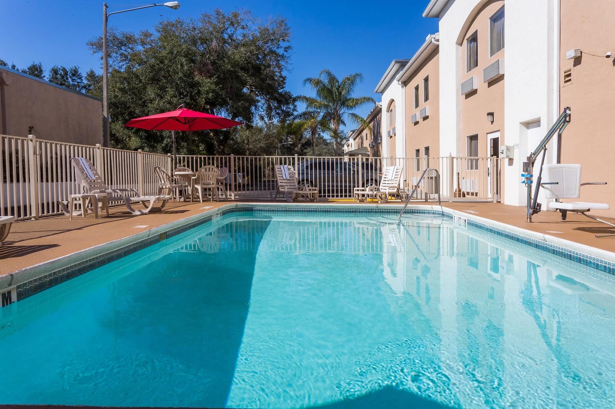 Quality Inn Zephyrhills-Dade City Exteriér fotografie